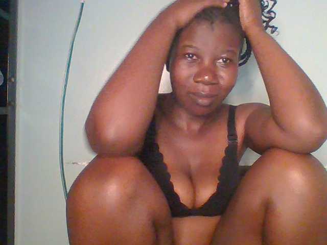Creme-dall live cam on BongaCams