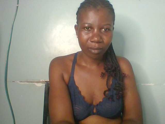 Creme-dall live cam on BongaCams