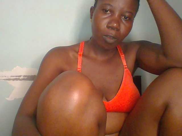 Creme-dall live cam on BongaCams