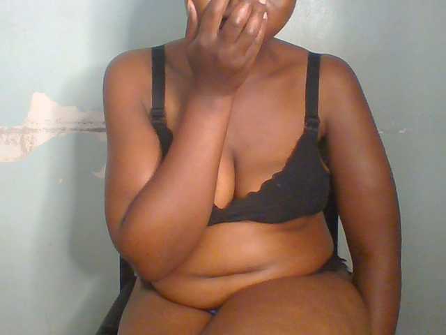 Creme-dall live cam on BongaCams