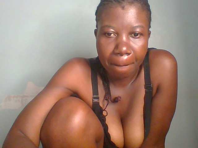 Creme-dall live cam on BongaCams