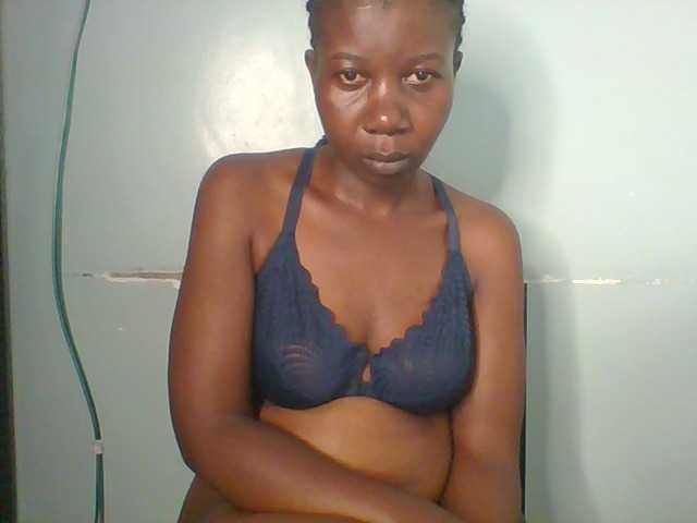 Creme-dall live cam on BongaCams