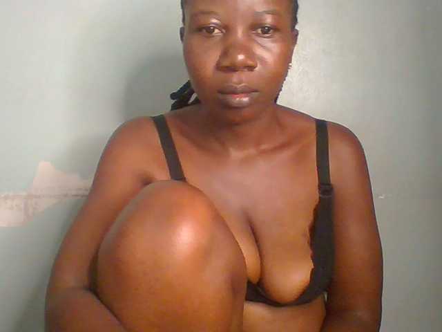 Creme-dall live cam on BongaCams