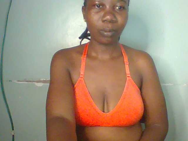 Creme-dall live cam on BongaCams