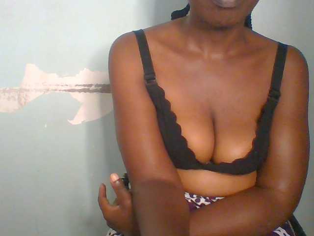 Creme-dall live cam on BongaCams