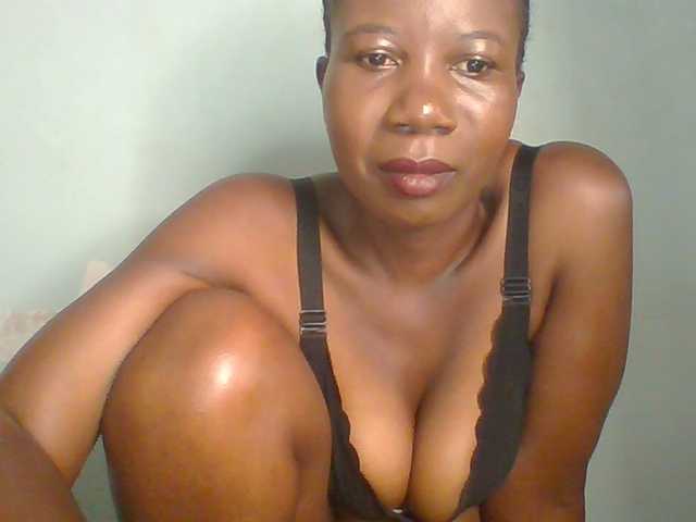 creme-dall live sex show