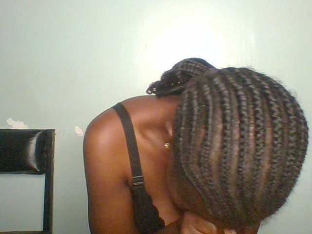 Creme-dall live cam on BongaCams