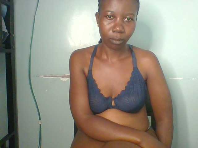 Creme-dall live cam on BongaCams