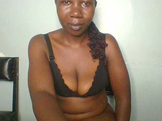 Creme-dall live cam on BongaCams
