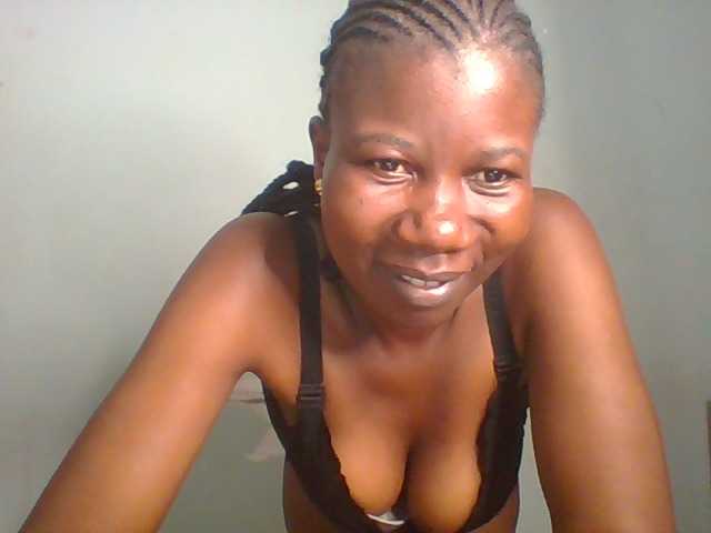 Creme-dall live cam on BongaCams