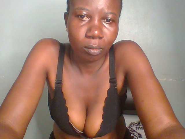 Creme-dall live cam on BongaCams