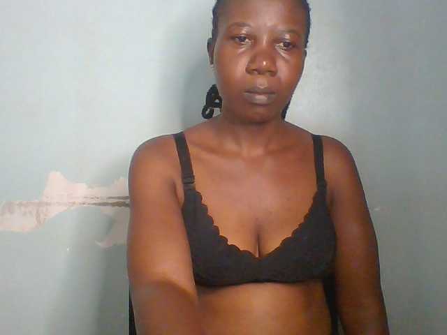 Creme-dall live cam on BongaCams