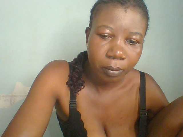 Creme-dall live cam on BongaCams