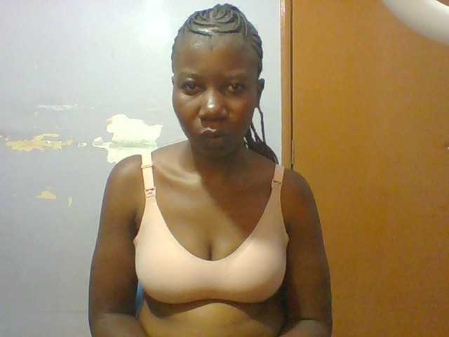 Creme-dall live cam on BongaCams