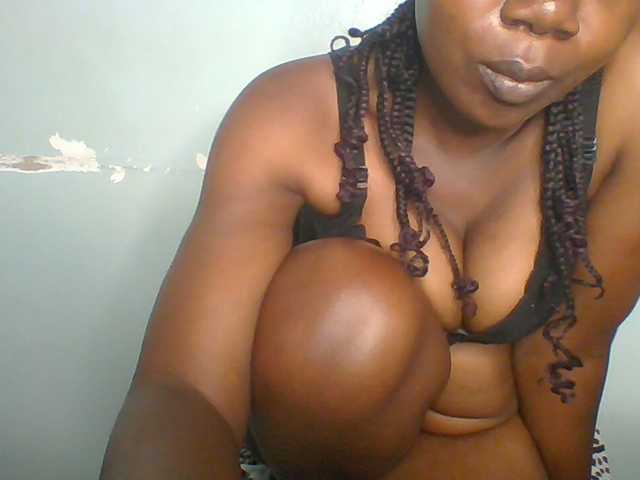 Creme-dall live cam on BongaCams