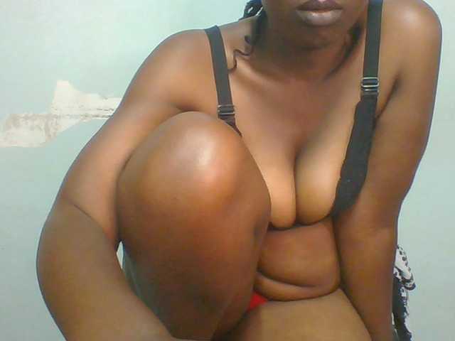 Creme-dall live cam on BongaCams