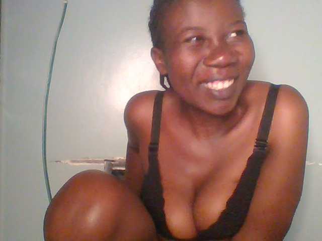 Creme-dall live cam on BongaCams
