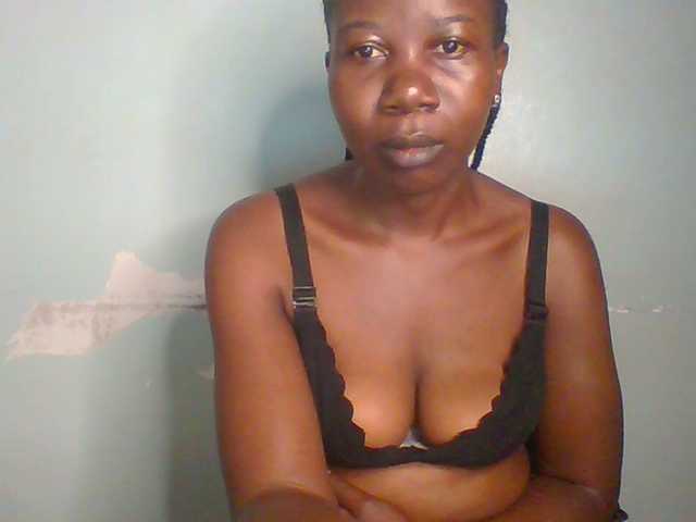 Creme-dall live cam on BongaCams