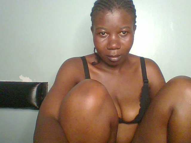 Creme-dall live cam on BongaCams