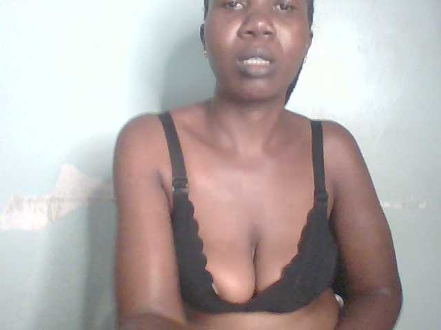 Creme-dall live cam on BongaCams