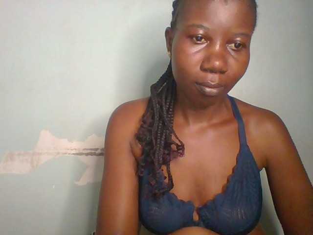 Creme-dall live cam on BongaCams