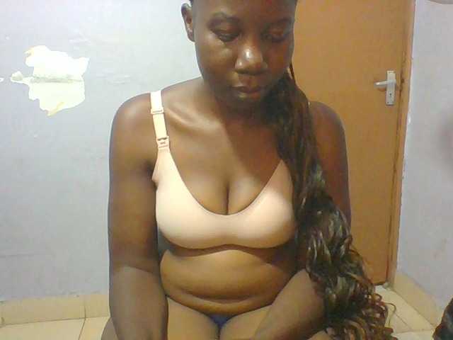 Creme-dall live cam on BongaCams