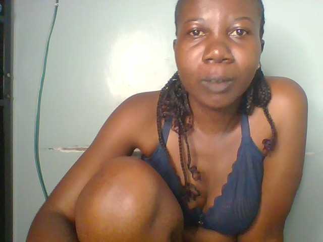 Creme-dall live cam on BongaCams