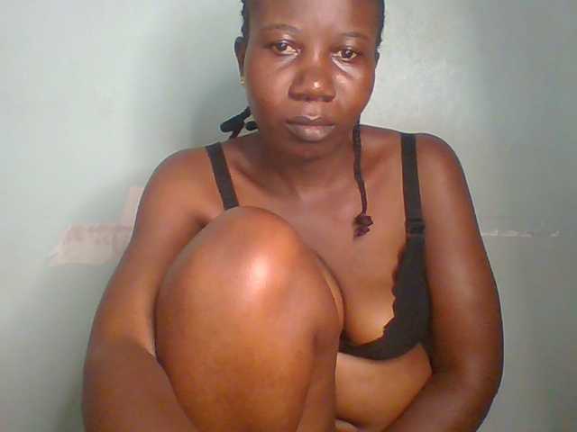Creme-dall live cam on BongaCams