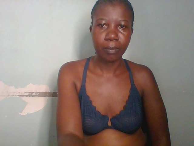 Creme-dall live cam on BongaCams