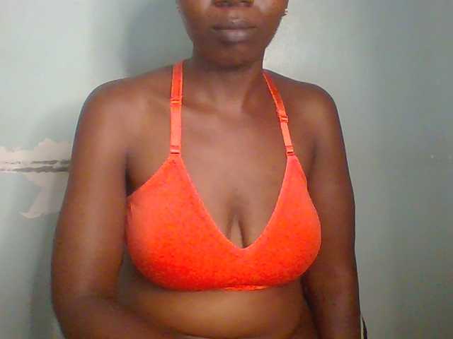 Creme-dall live cam on BongaCams