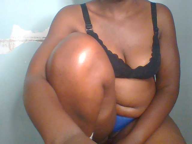 Creme-dall live cam on BongaCams