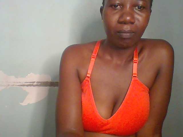 Creme-dall live cam on BongaCams