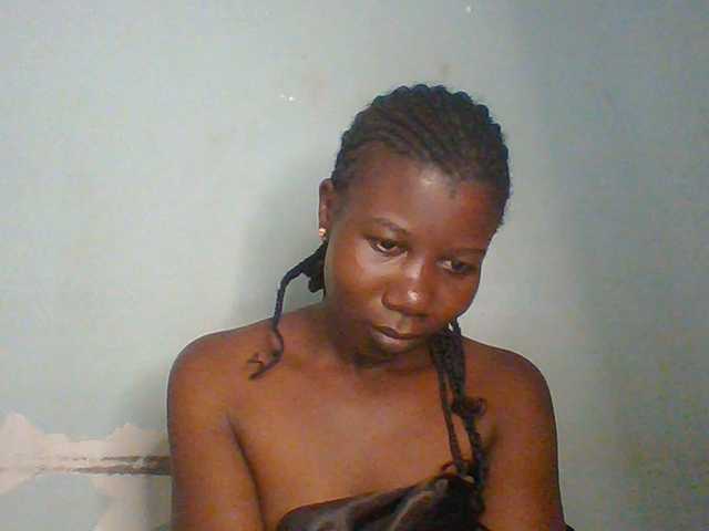 Creme-dall live cam on BongaCams