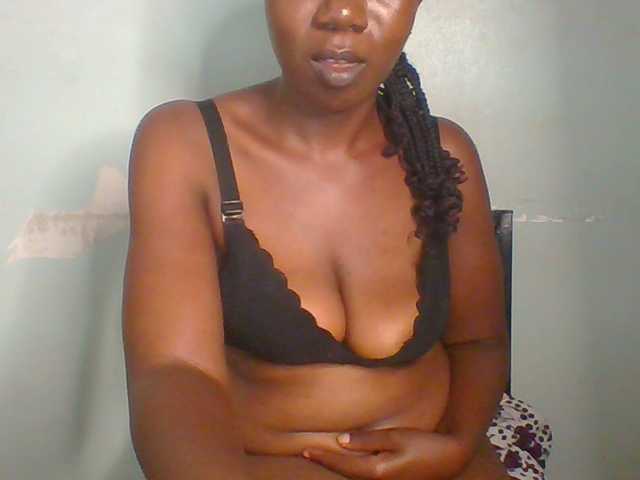 Creme-dall live cam on BongaCams