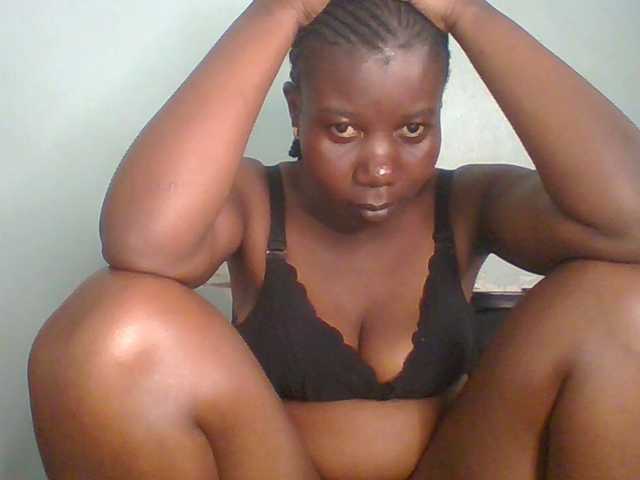 Creme-dall live cam on BongaCams