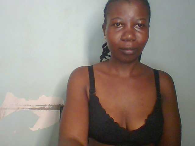 Creme-dall live cam on BongaCams