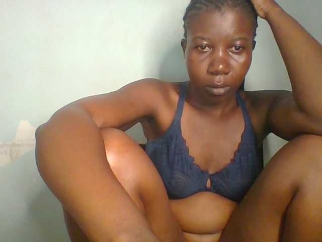 Creme-dall live cam on BongaCams