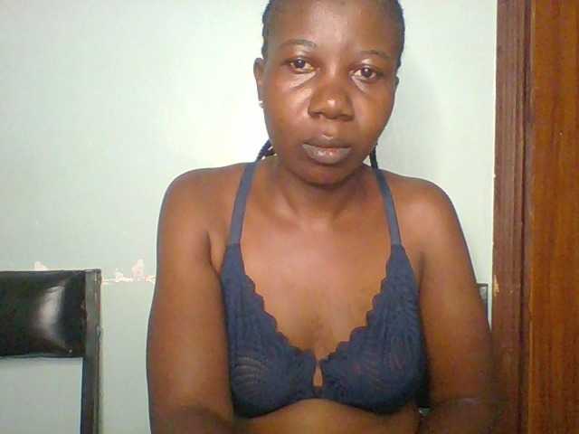 Creme-dall live cam on BongaCams