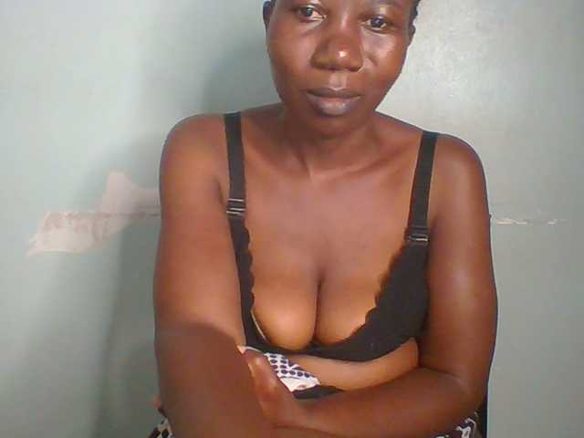 Creme-dall live cam on BongaCams