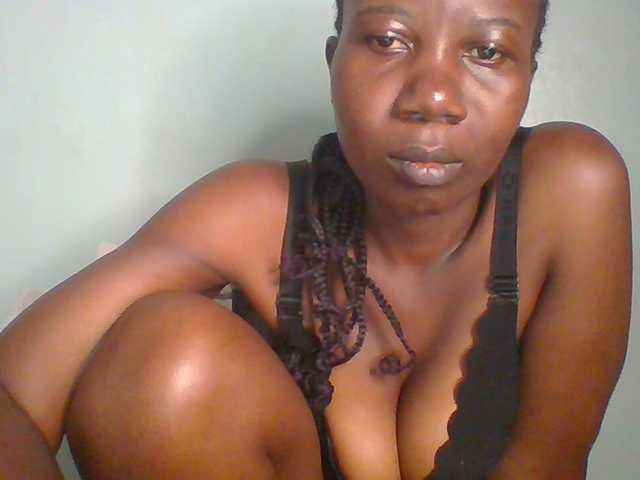 Creme-dall live cam on BongaCams