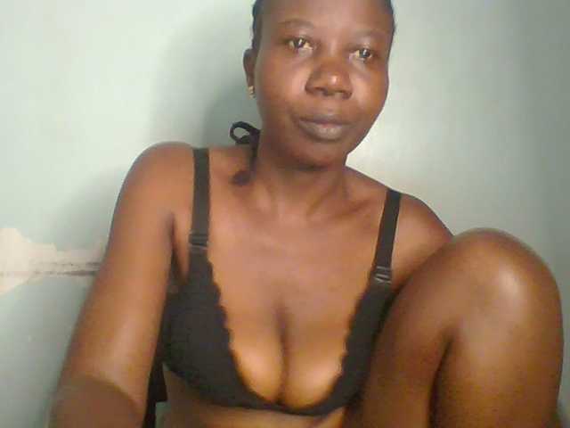 Creme-dall live cam on BongaCams