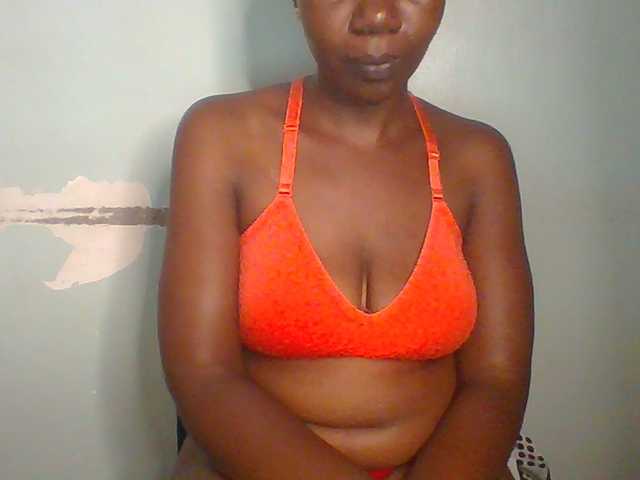 Creme-dall live cam on BongaCams