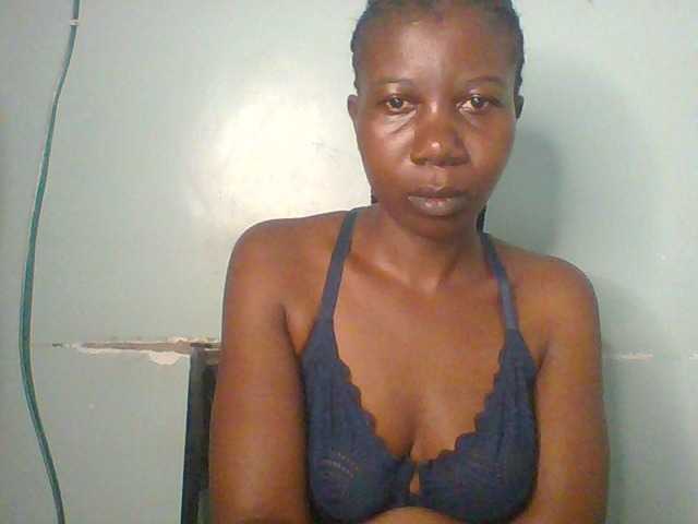 Creme-dall live cam on BongaCams