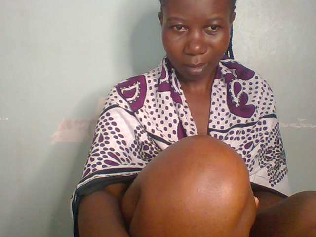 Creme-dall live cam on BongaCams
