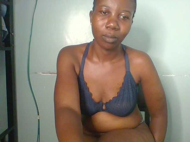 Creme-dall live cam on BongaCams