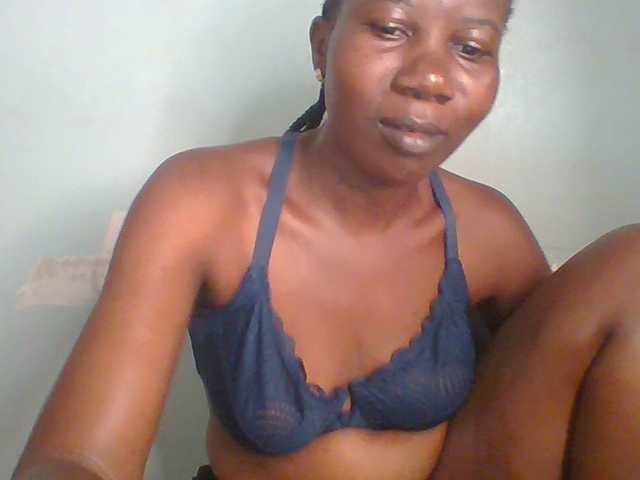 Creme-dall live cam on BongaCams