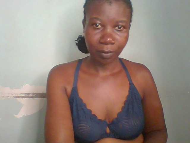 Creme-dall live cam on BongaCams