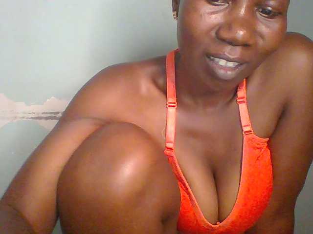Creme-dall live cam on BongaCams