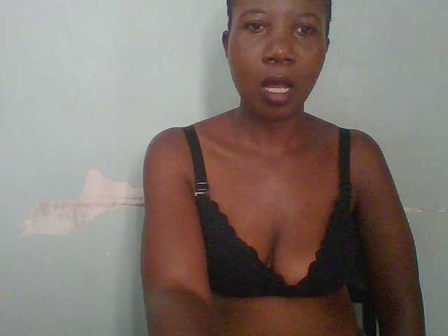 Creme-dall live cam on BongaCams