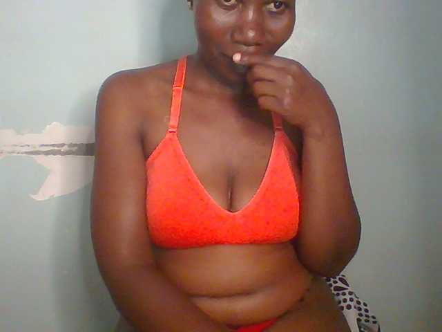 Creme-dall live cam on BongaCams